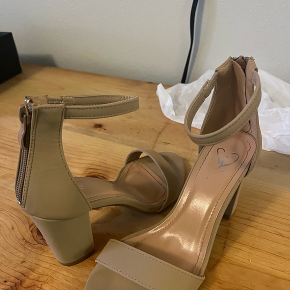 Windsor nude block heels - Picture 2 of 6